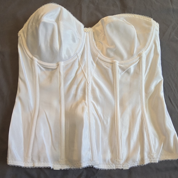 Elegant White Satin Bustier Size 36D - Picture 5 of 5